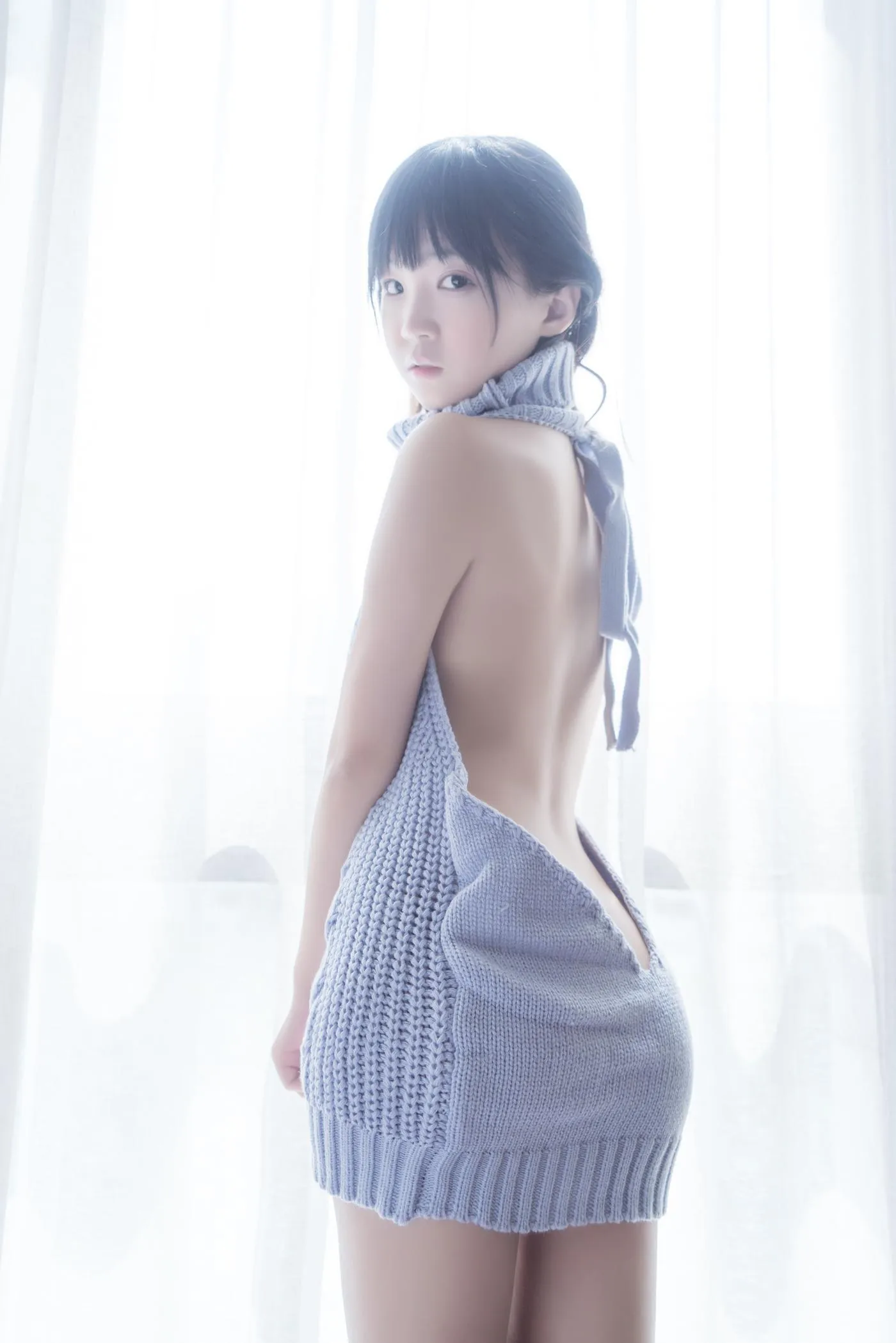 御子Yumiko – NO.02 漏背毛衣 [10P]插图8